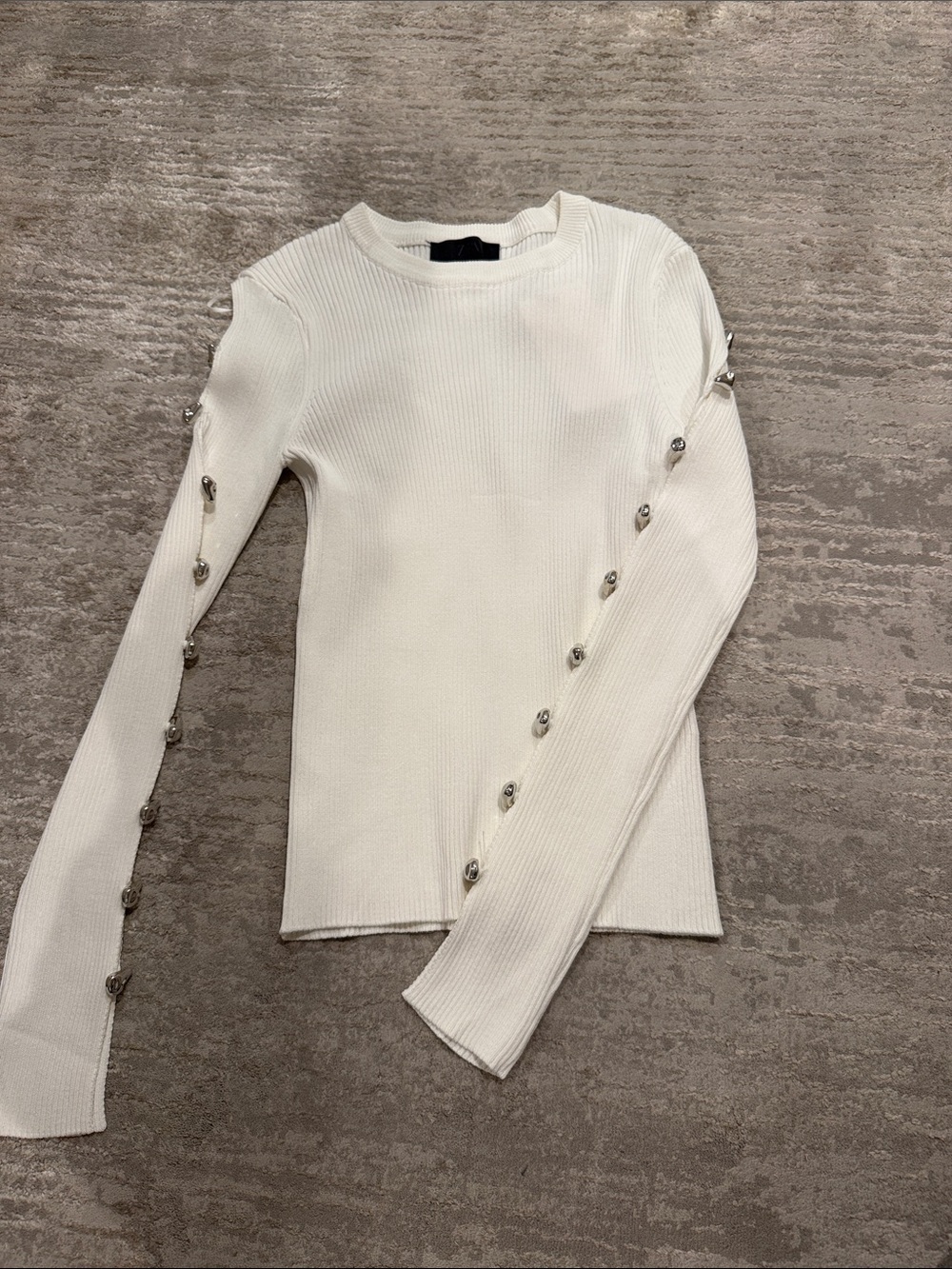 Zara White Ribbed Long Sleeve Top with Pearl-Accent Buttons
